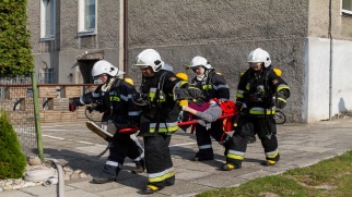 Pożar szkoły w Owsiszczach – ćwiczenia ochotniczych straży pożarnych 