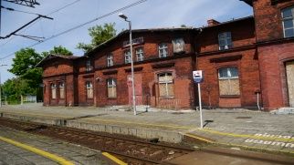 Dworzec kolejowy w Chałupkach własnością gminy