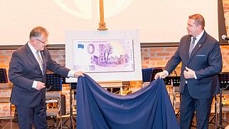 Zamek w Tworkowie na kolekcjonerskim banknocie Euro